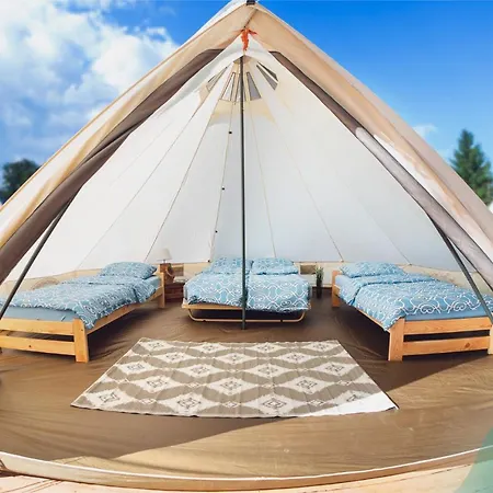 Glamping Komarno Luksustelt *