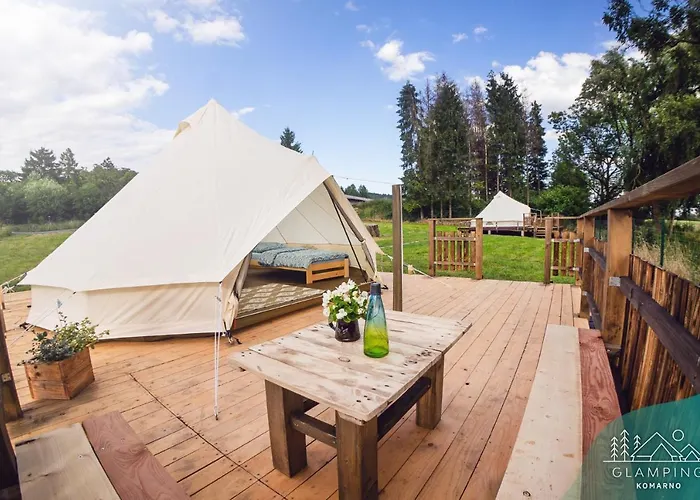 Glamping Komarno אוהל מפואר ילנייה גורה