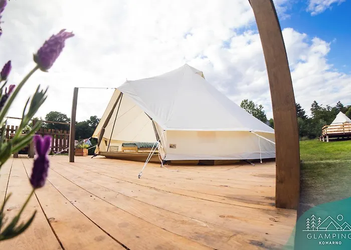 Glamping Komarno אוהל מפואר *
