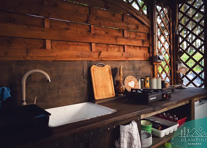 Glamping Komarno ילנייה גורה