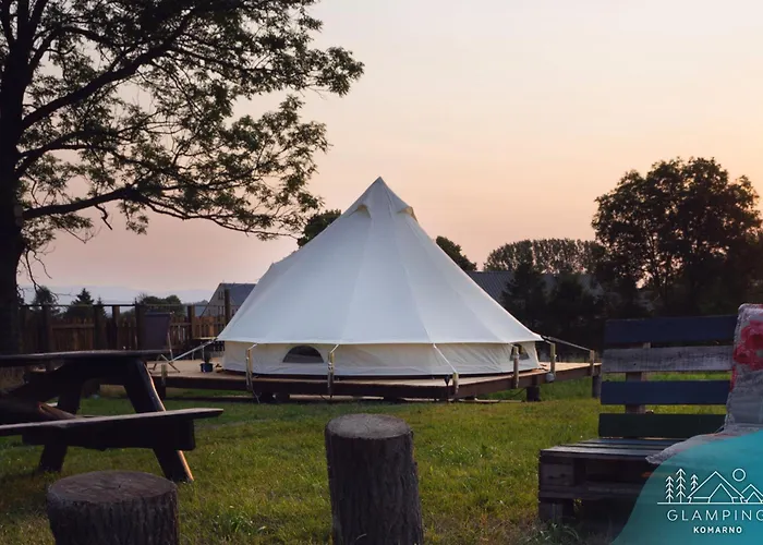 Glamping Komarno אוהל מפואר *