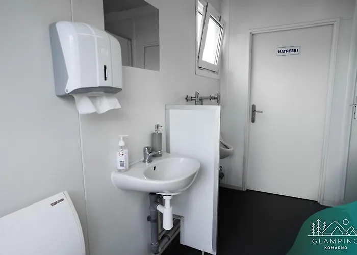 Glamping Komarno ילנייה גורה